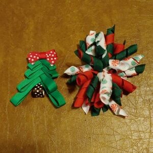 2 Christmas hair clips